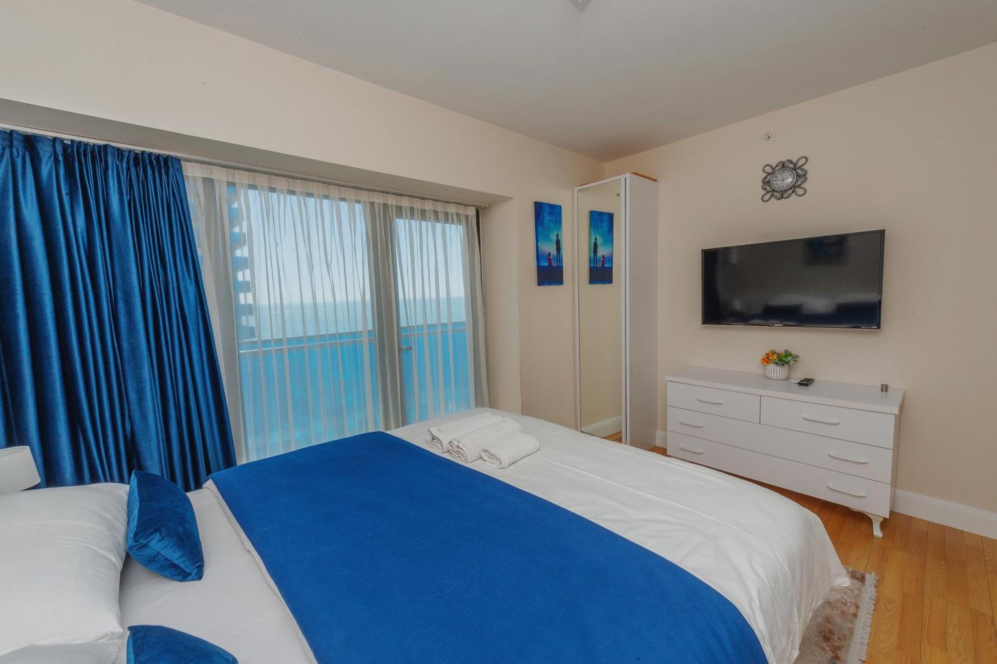 P A N O R A M A A P R T H T E L Orbi With Sea View Hotel Batumi Bagian luar foto
