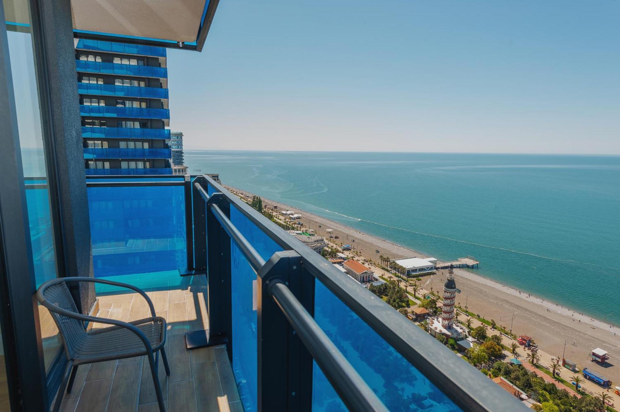 P A N O R A M A A P R T H T E L Orbi With Sea View Hotel Batumi Bagian luar foto