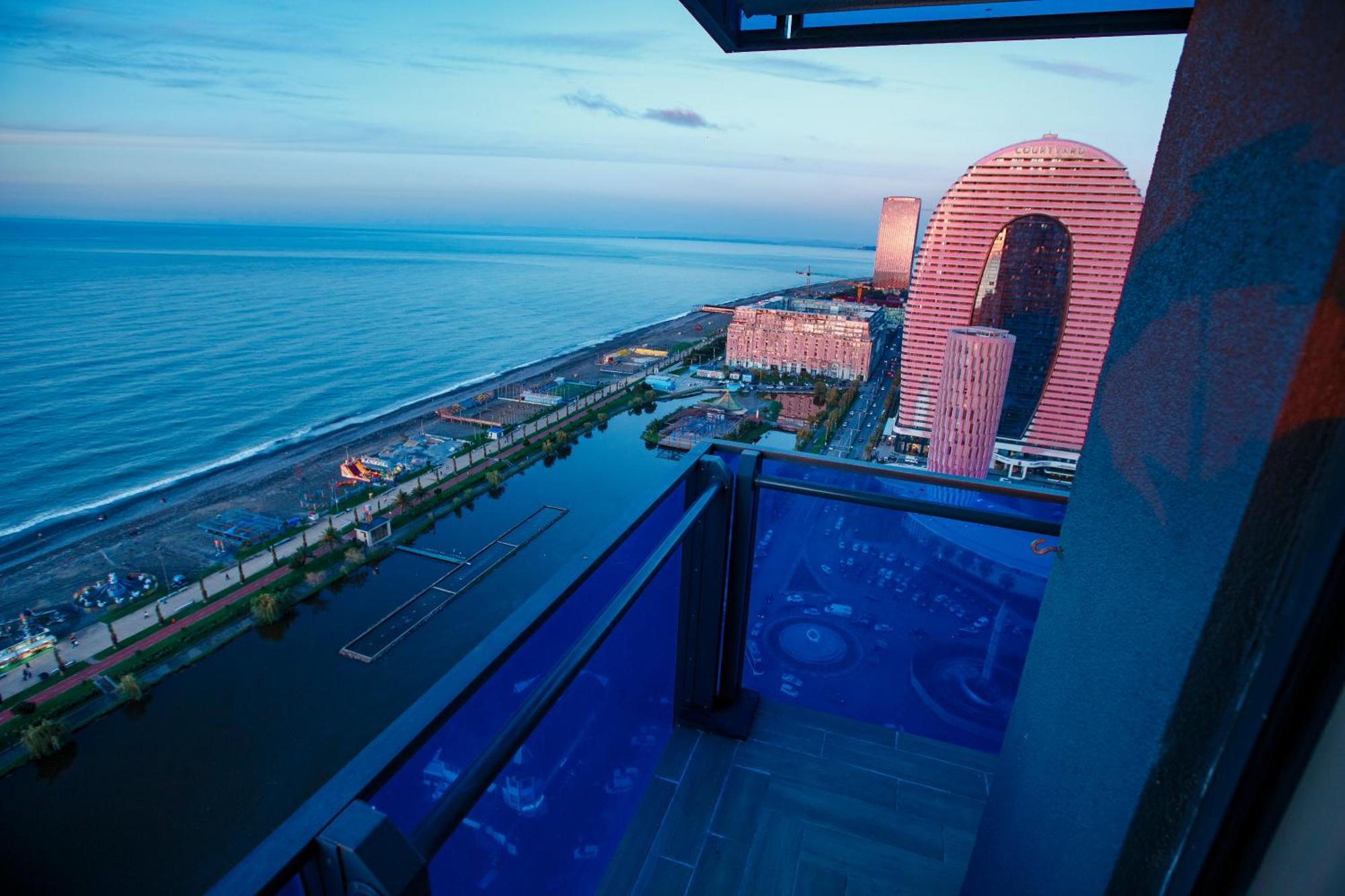 P A N O R A M A A P R T H T E L Orbi With Sea View Hotel Batumi Bagian luar foto