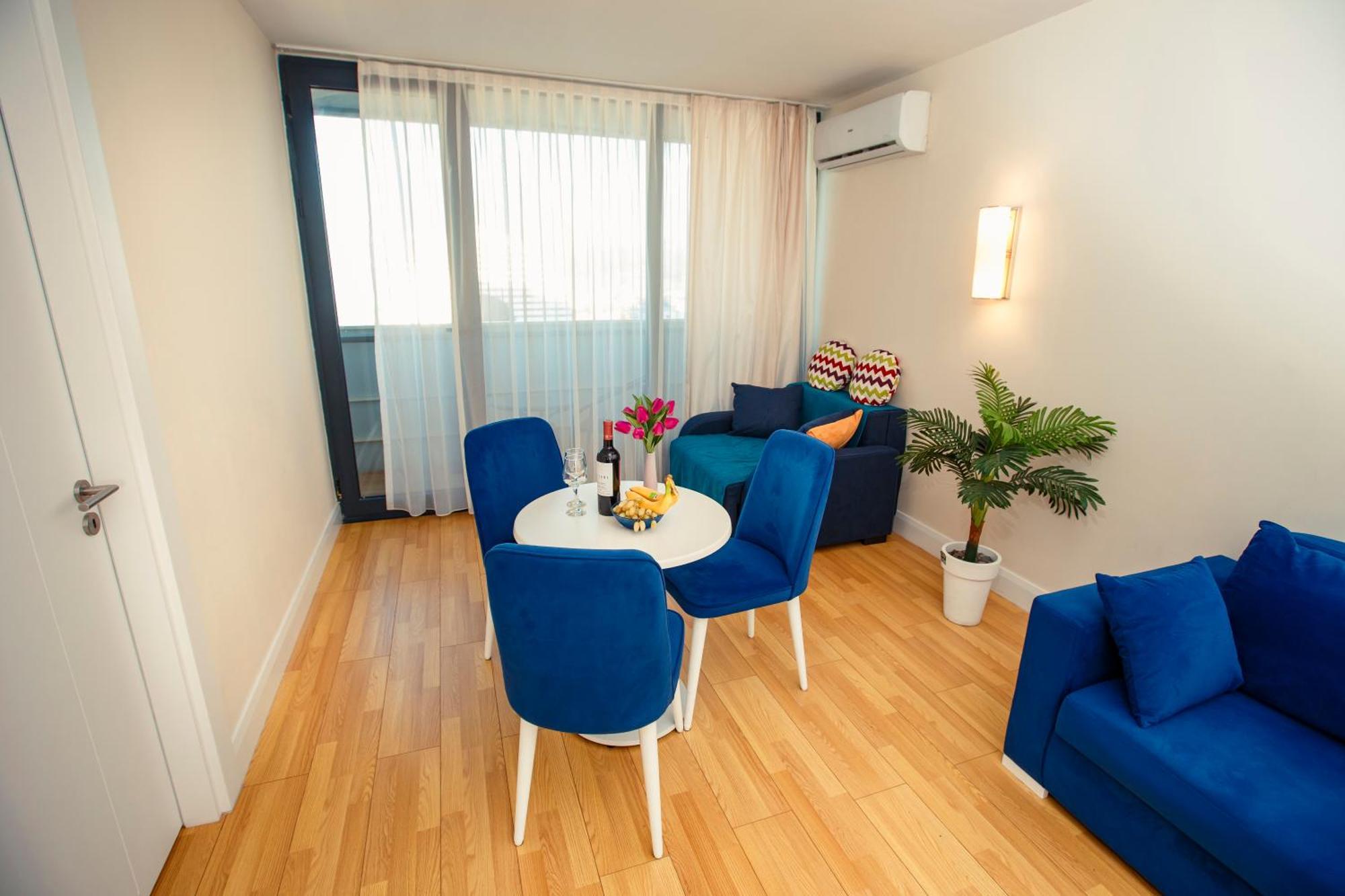 P A N O R A M A A P R T H T E L Orbi With Sea View Hotel Batumi Bagian luar foto