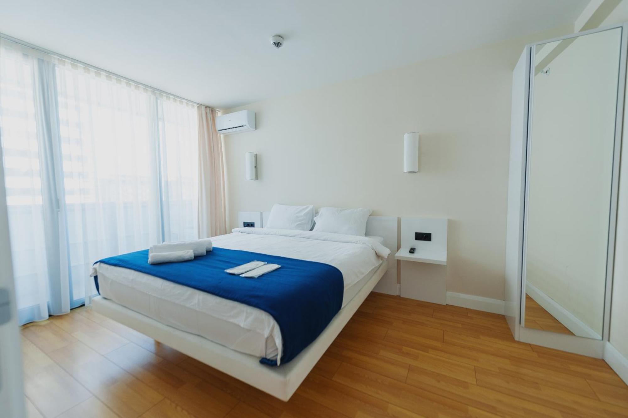 P A N O R A M A A P R T H T E L Orbi With Sea View Hotel Batumi Bagian luar foto